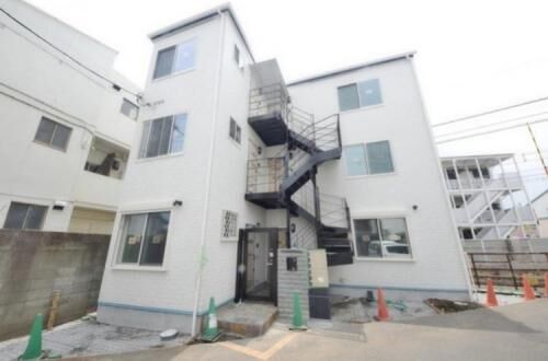 賃貸線路沿いの新築アパートの画像2